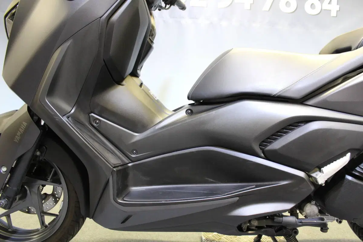 Yamaha X-Max 300 (2021 - 24) (16)