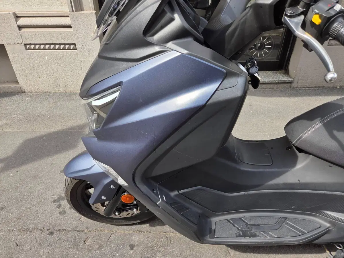 Sym Joymax 300 Z+ (2021 - 24) (4)