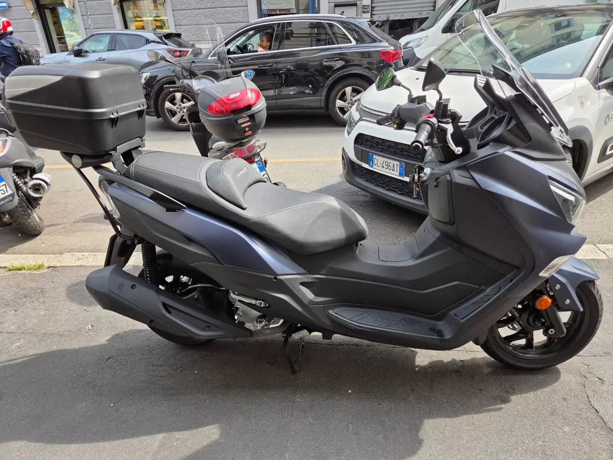 Sym Joymax 300 Z+ (2021 - 24) (2)