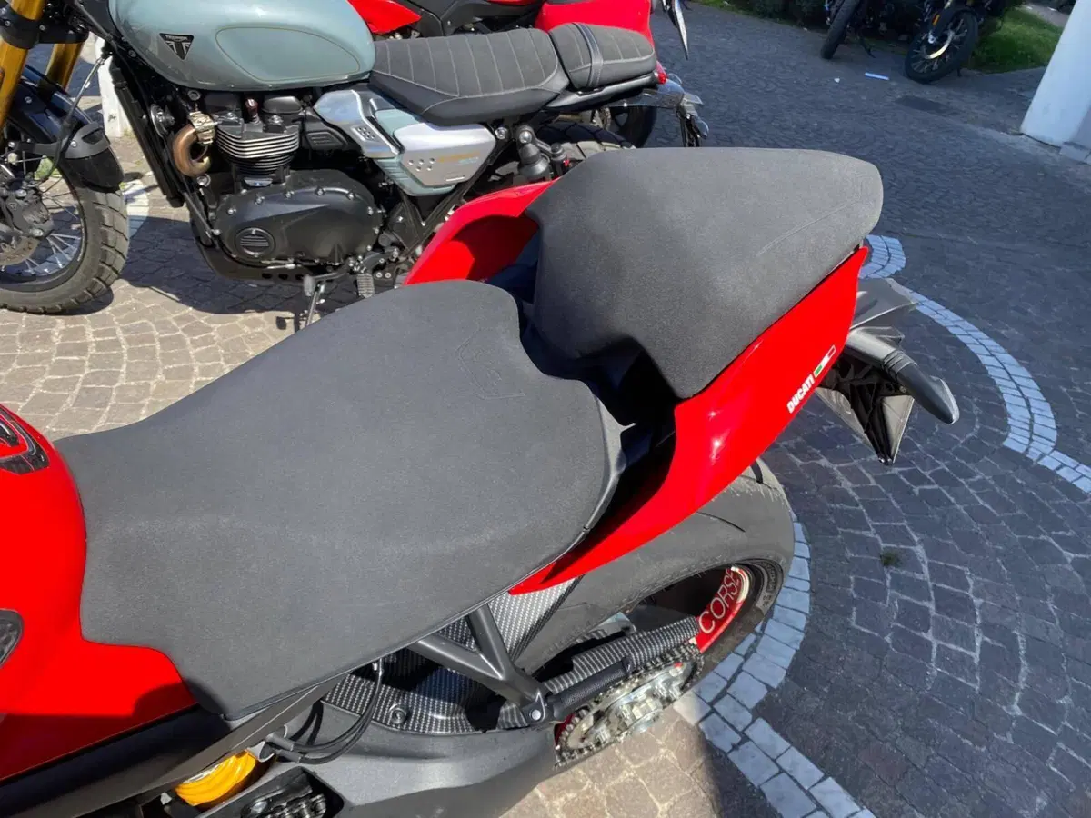 Ducati Streetfighter V4 1100 S (2020) (7)