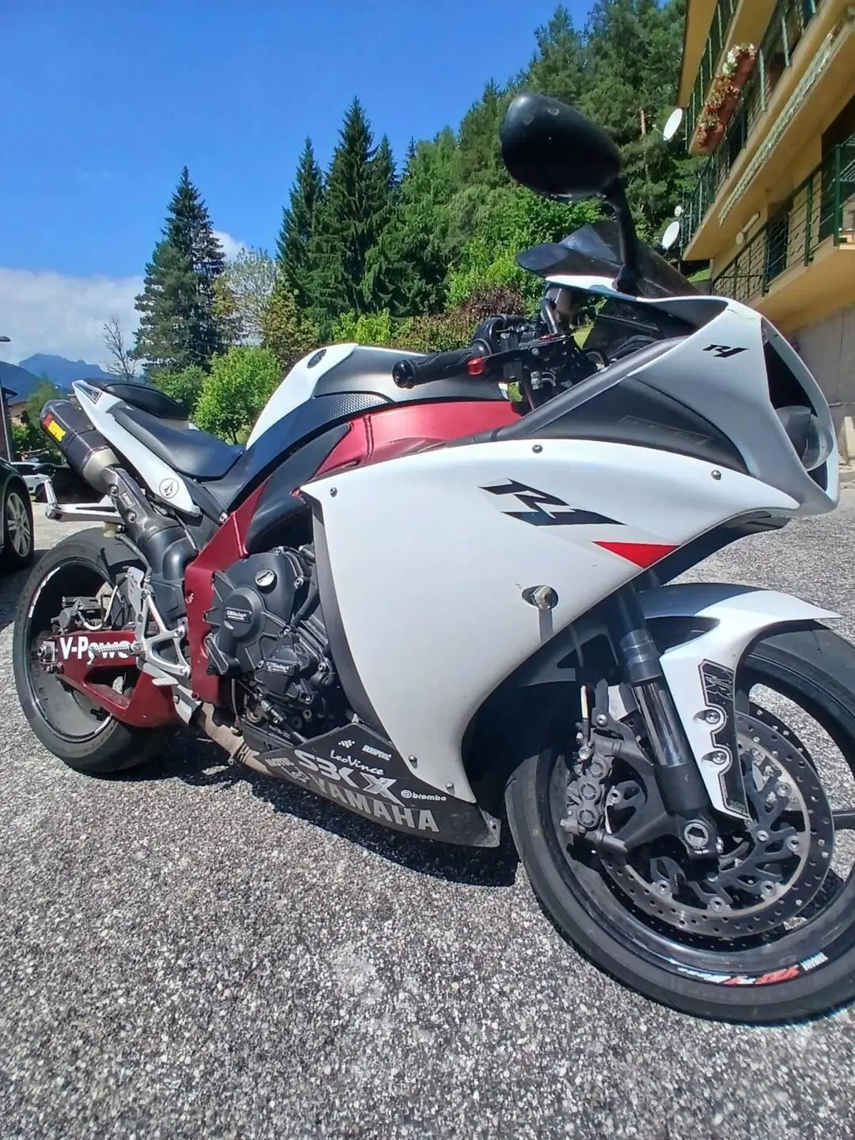 Yamaha YZF R1 (2009 - 11) (3)