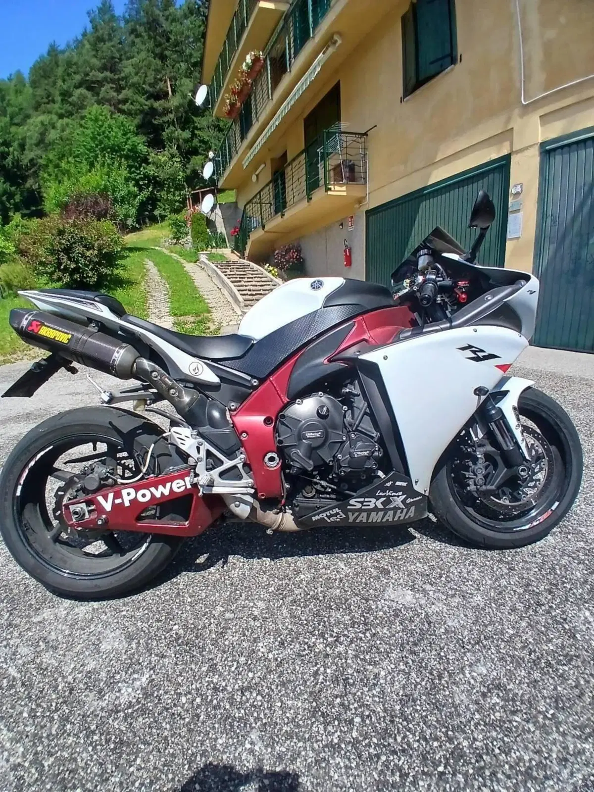 Yamaha YZF R1 (2009 - 11) (4)