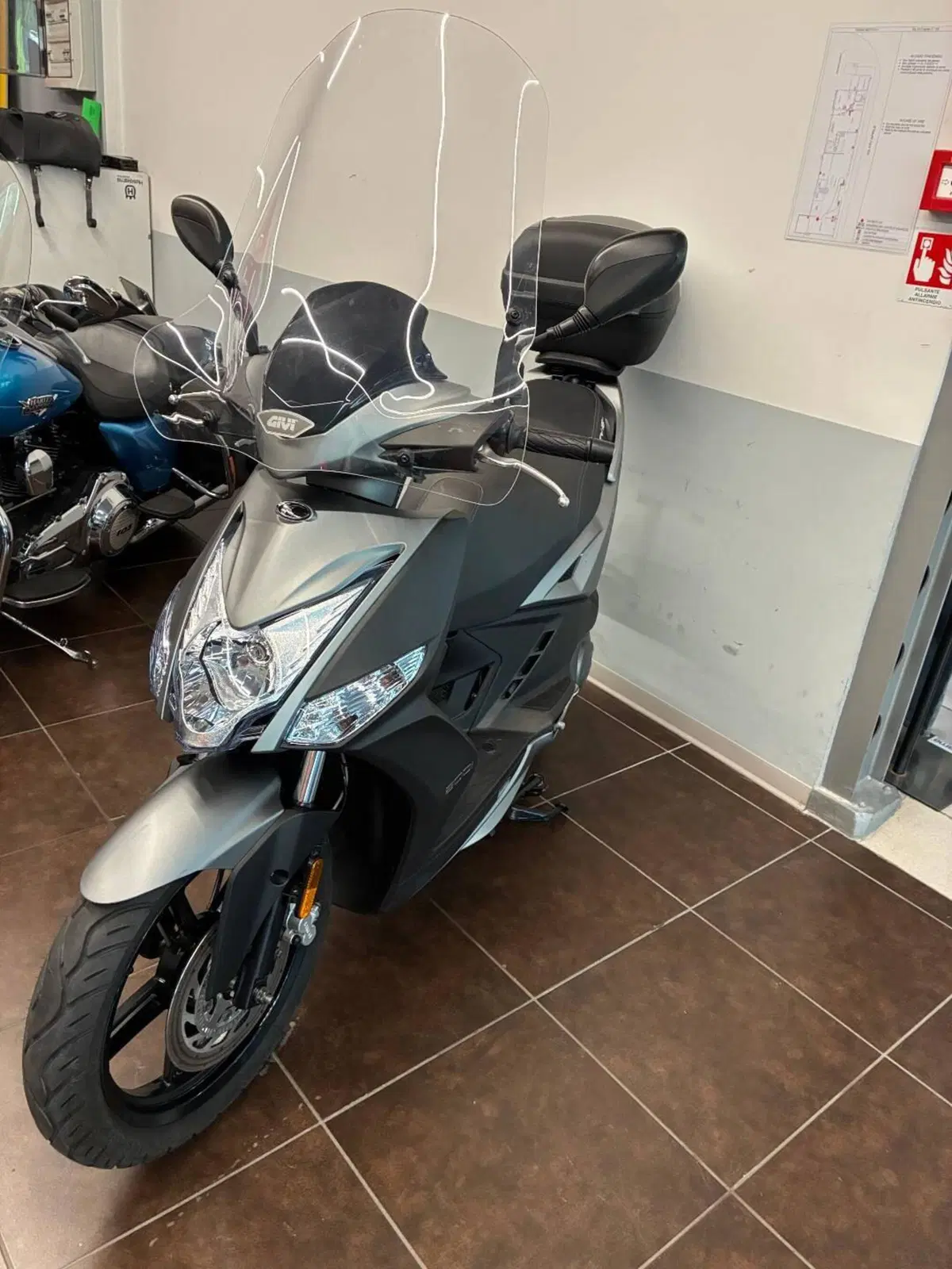 Kymco Agility 200i R16 + (2021 - 25) (2)