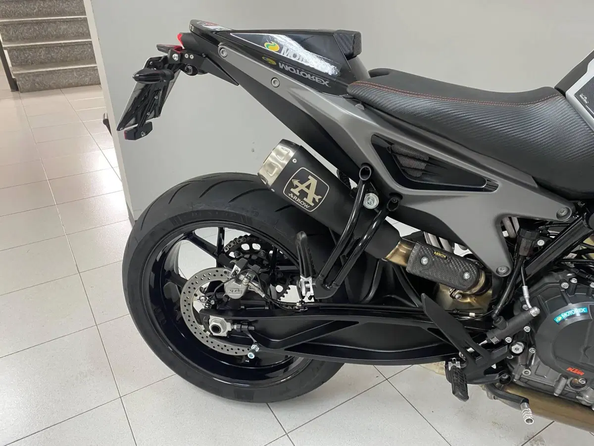 KTM 790 Duke L (2023 - 24) (2)
