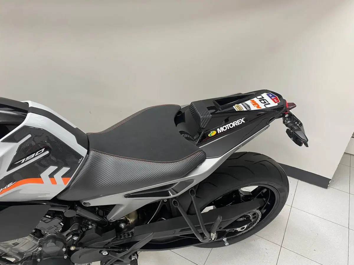 KTM 790 Duke L (2023 - 24) (6)