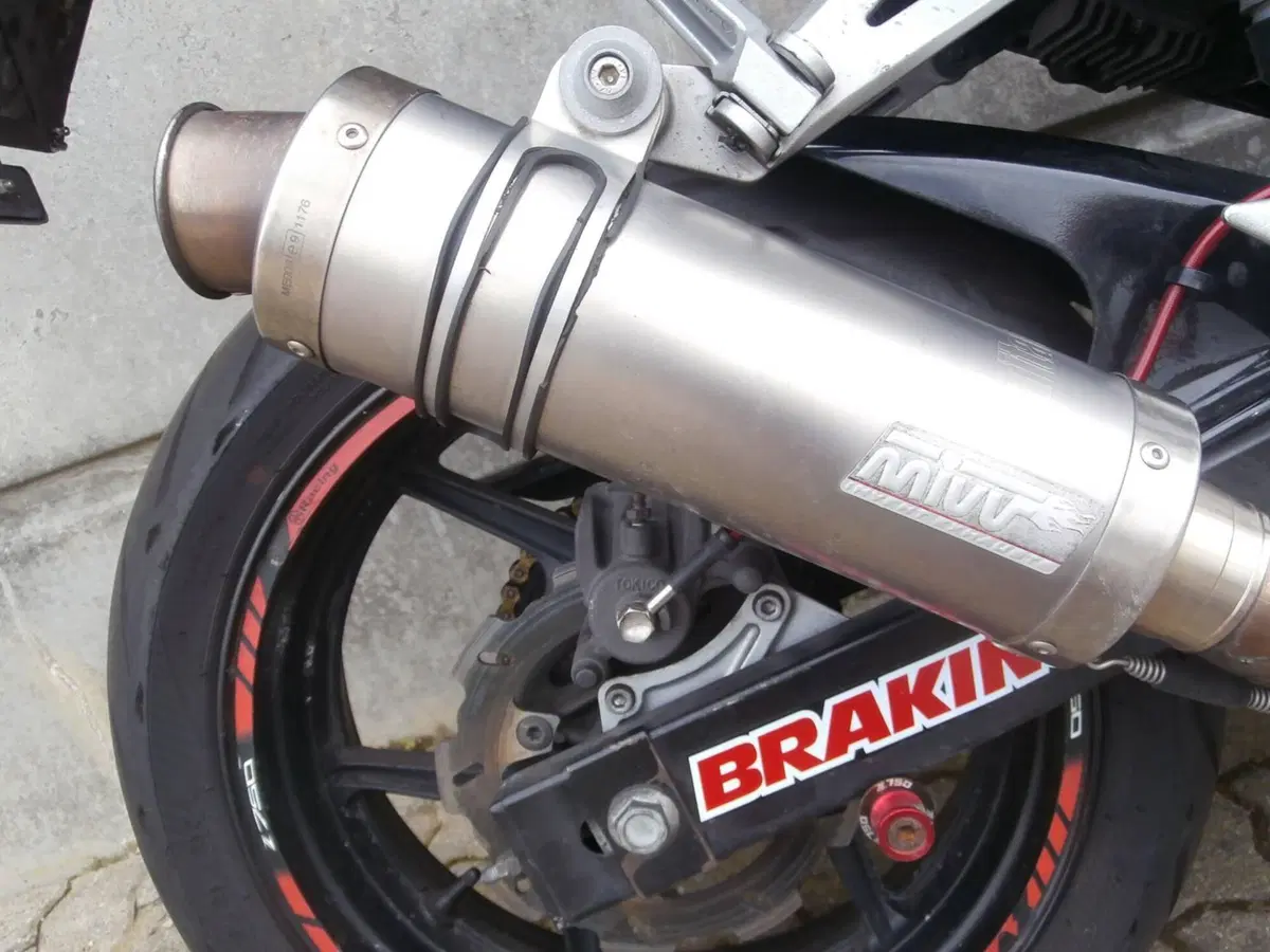 Kawasaki Z 750 (2003 - 06) (20)