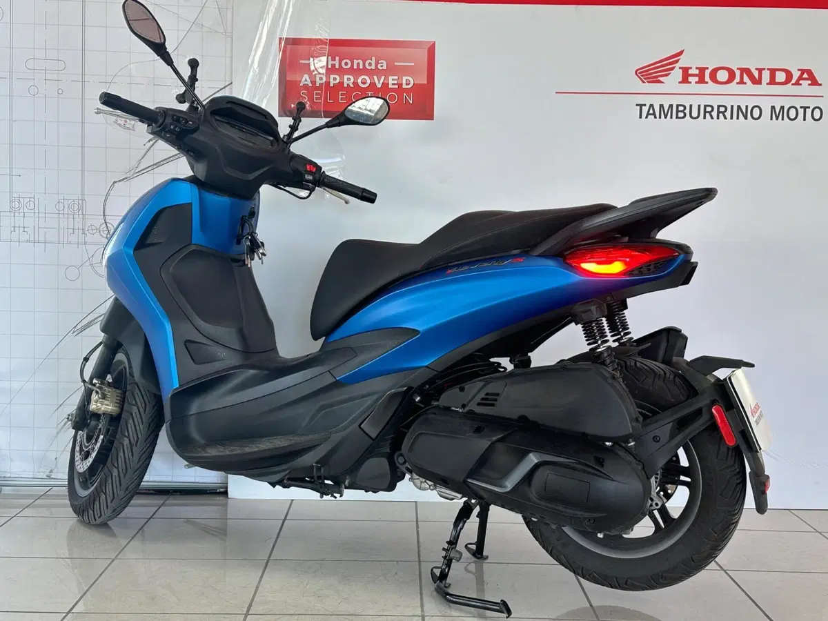 Piaggio Beverly 400 (2025 - 26) (4)