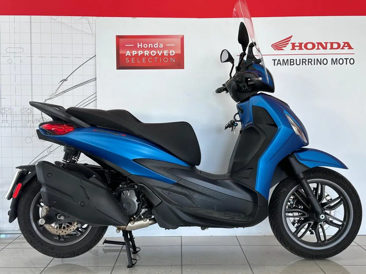 Piaggio Beverly 400 (2025 - 26) (3)