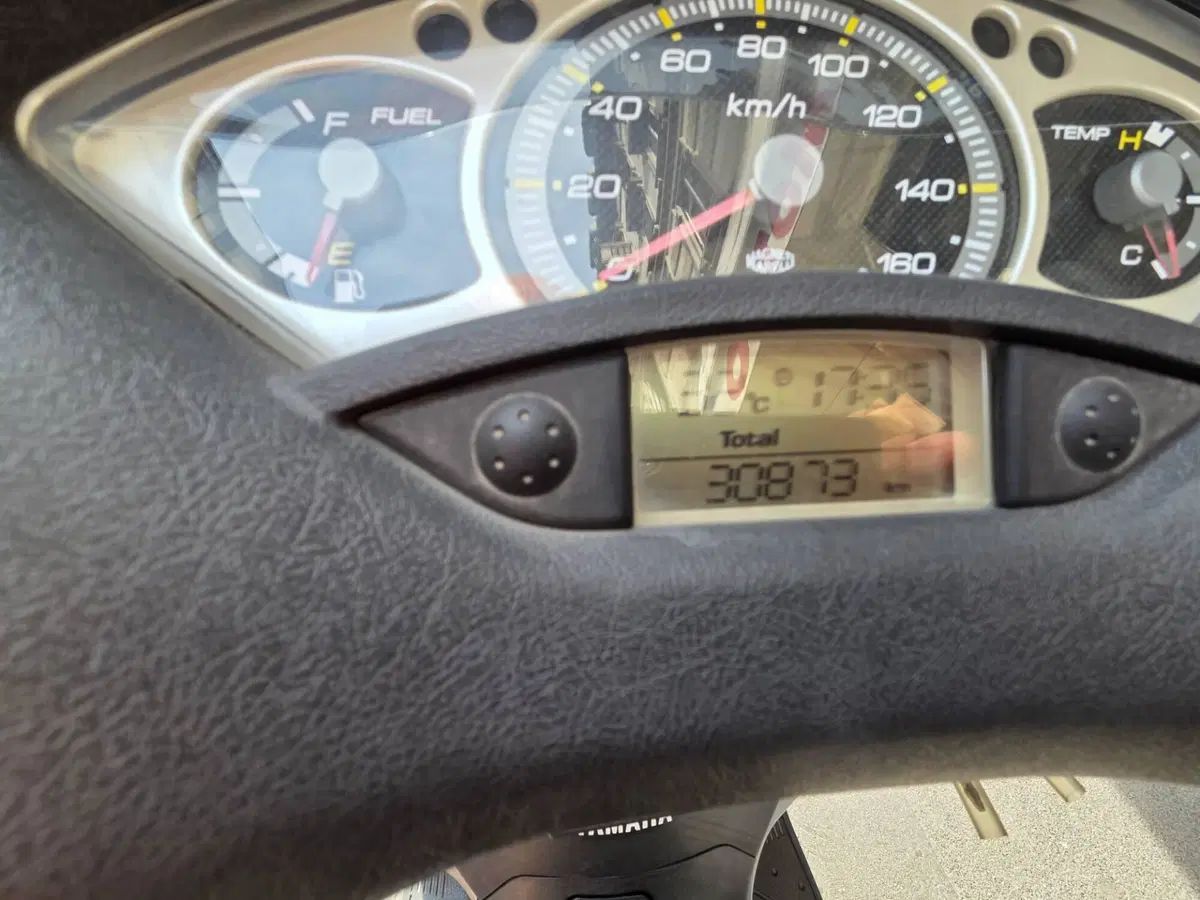 Yamaha X-Max 250 (2007 - 09) (6)