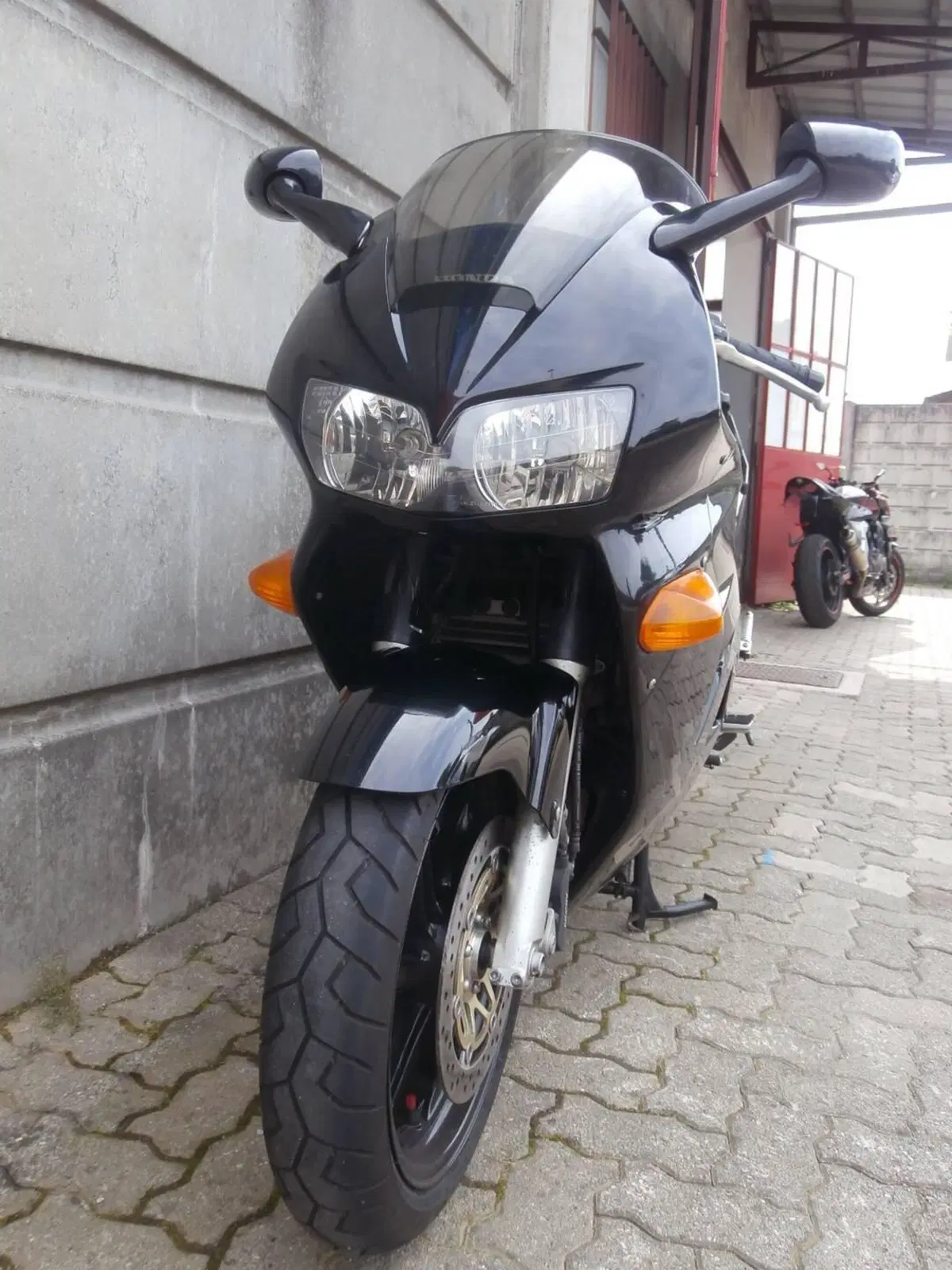 Honda VFR 800 (1998 - 01) (2)