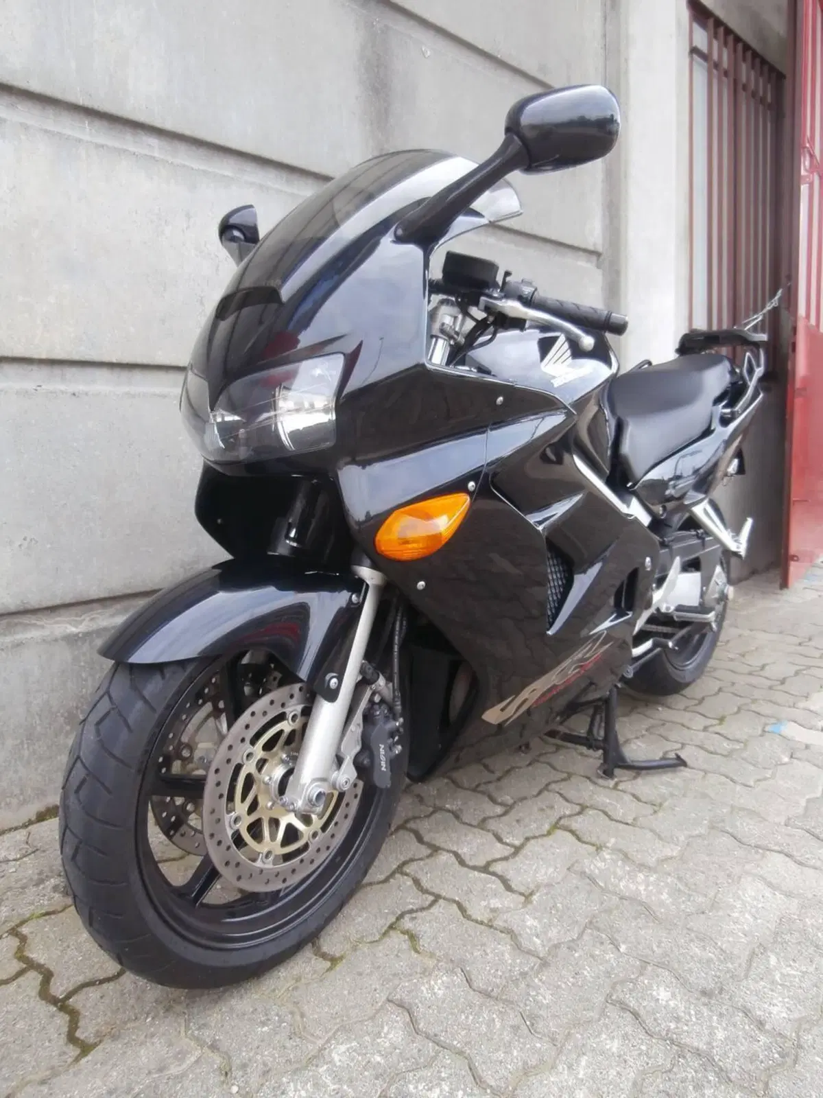 Honda VFR 800 (1998 - 01) (6)