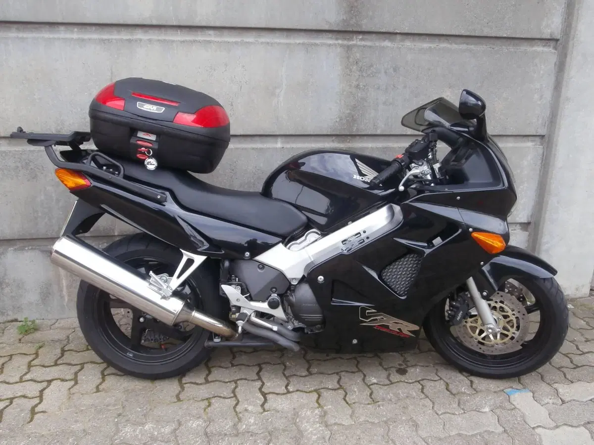 Honda VFR 800 (1998 - 01) (15)