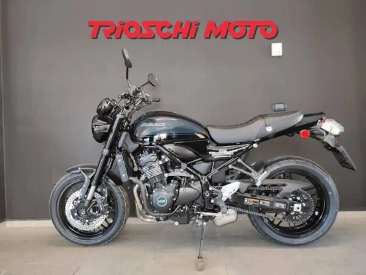 Kawasaki Z 900 RS Black Ball Edition (2026) (2)