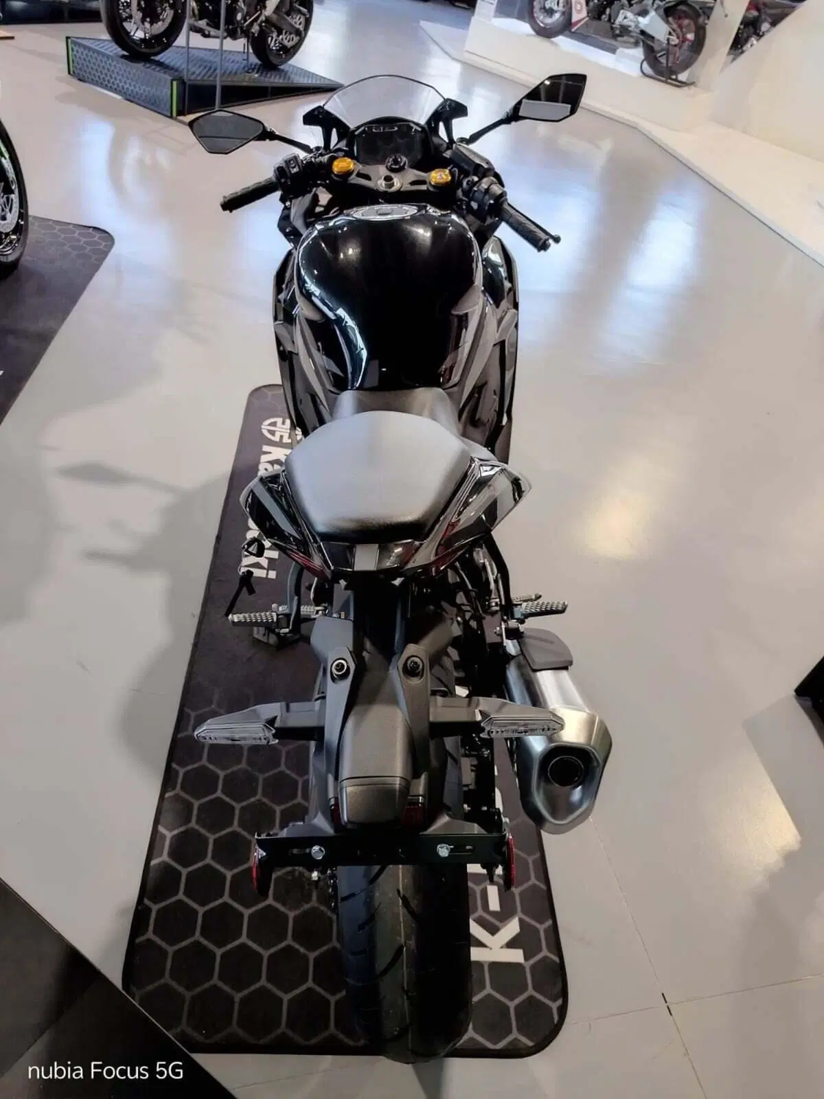 Kawasaki Ninja ZX-4RR (2024 - 26) (4)