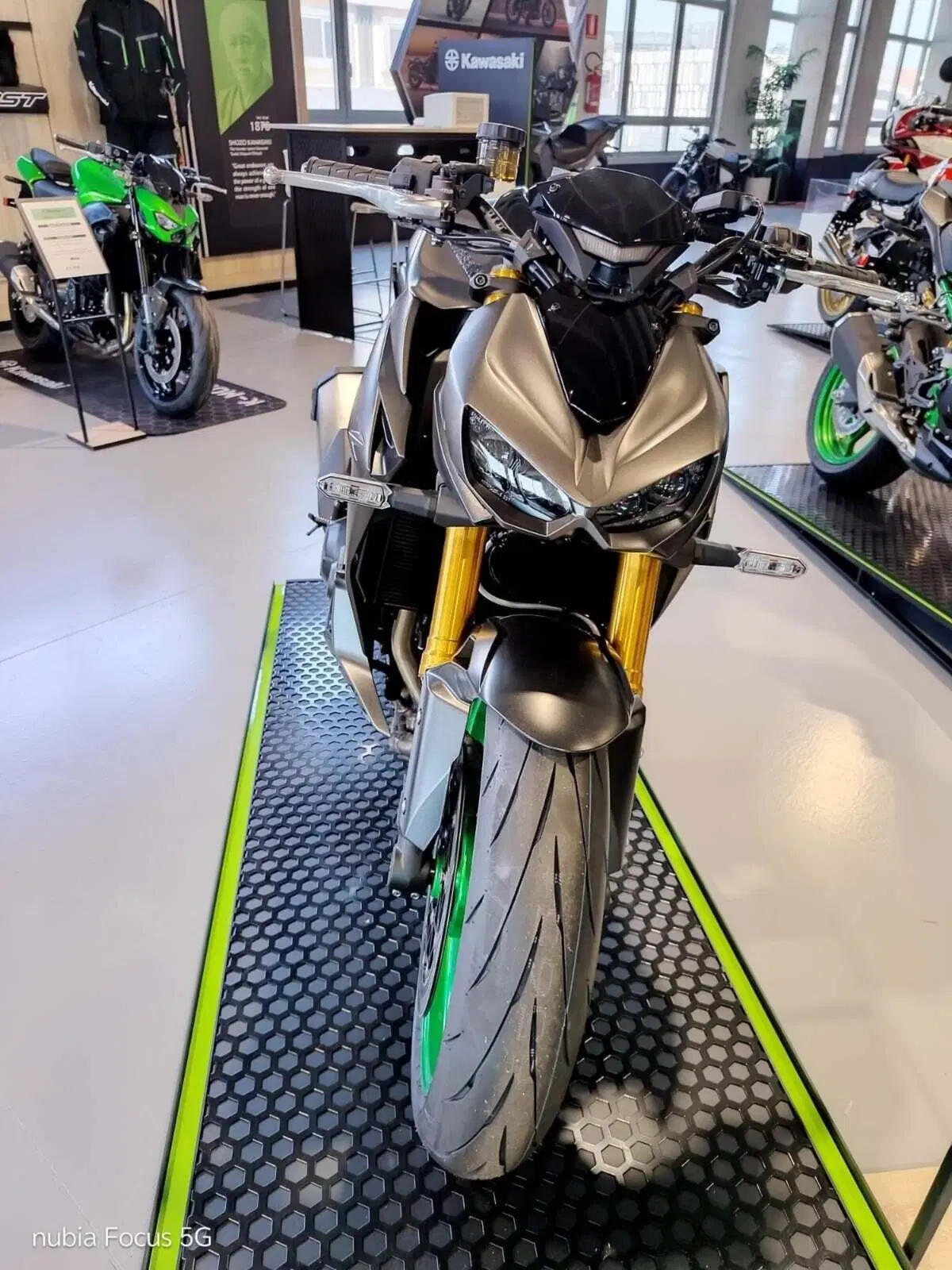 Kawasaki Z 1100 SE (2026) (2)