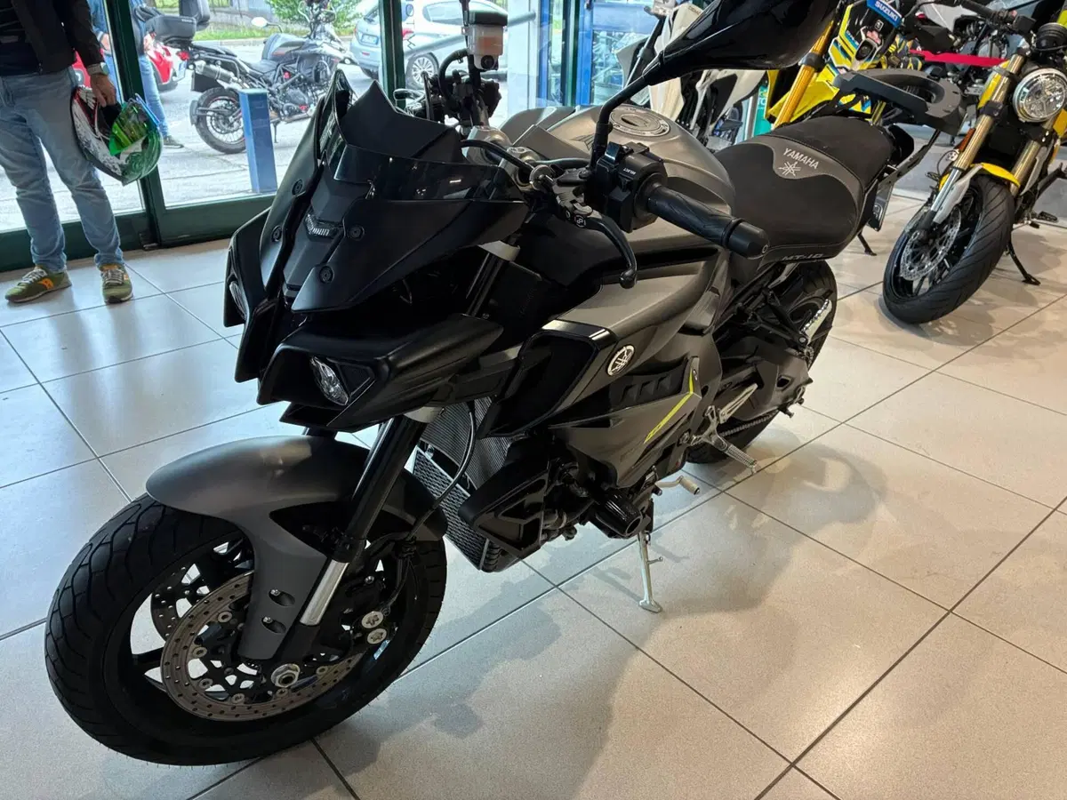 Yamaha MT-10 (2017 - 20) (5)