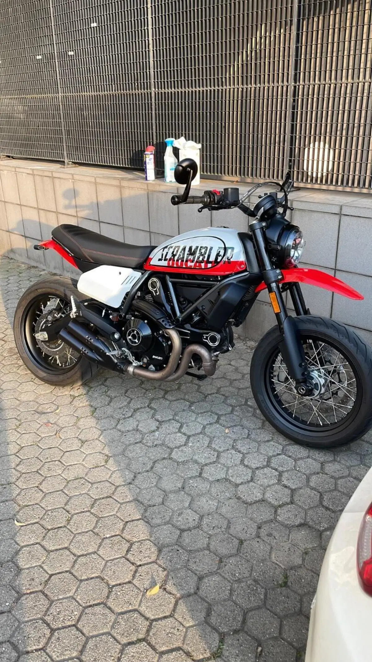 Ducati Scrambler 800 Urban Motard (2022) (2)