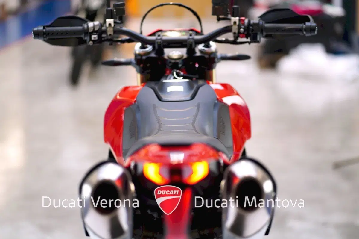 Ducati Hypermotard 698 Mono (2024 - 26) (17)