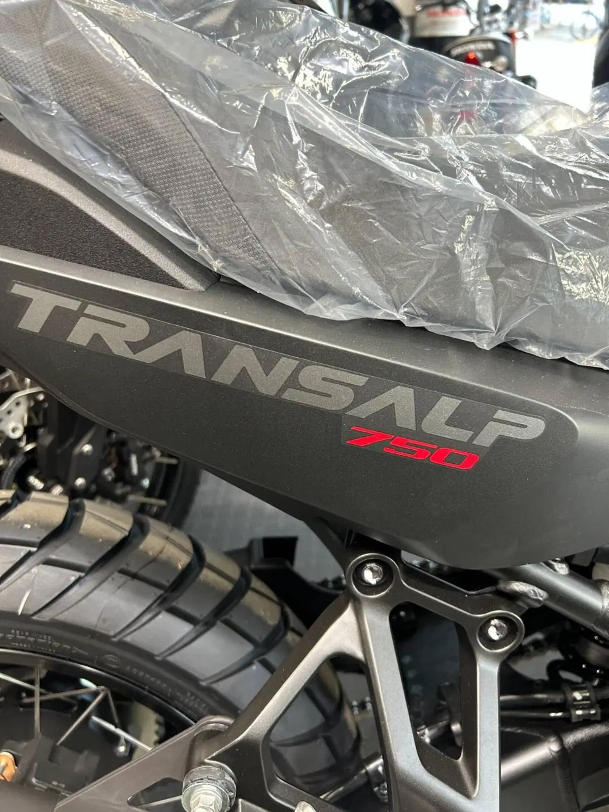 Honda Transalp XL750 (2026) (3)