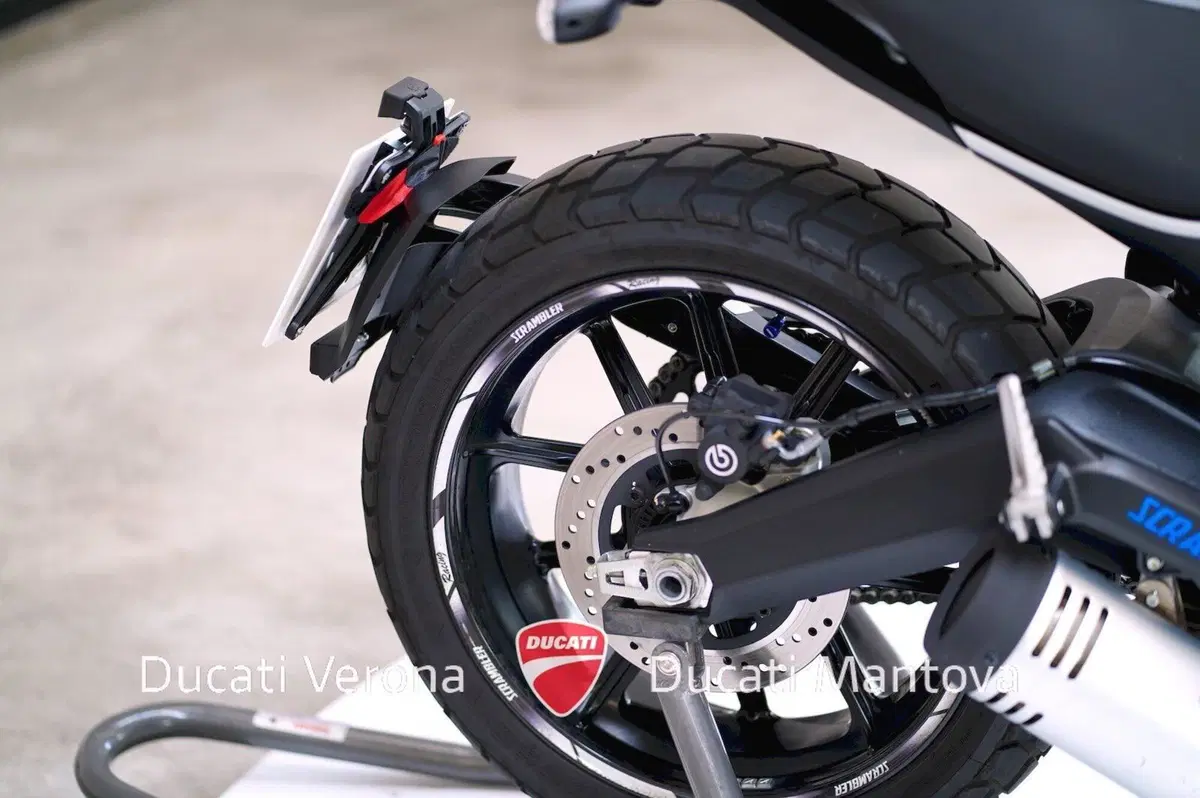 Ducati Scrambler 800 Icon Dark (2021 - 22) (11)