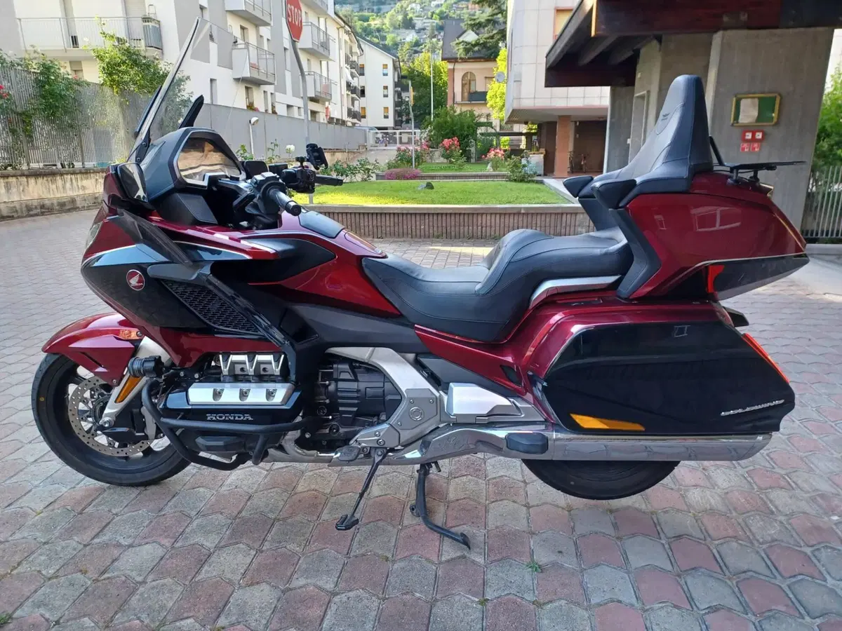 Honda GL 1800 Gold Wing Tour DTC (2018 - 20) (2)