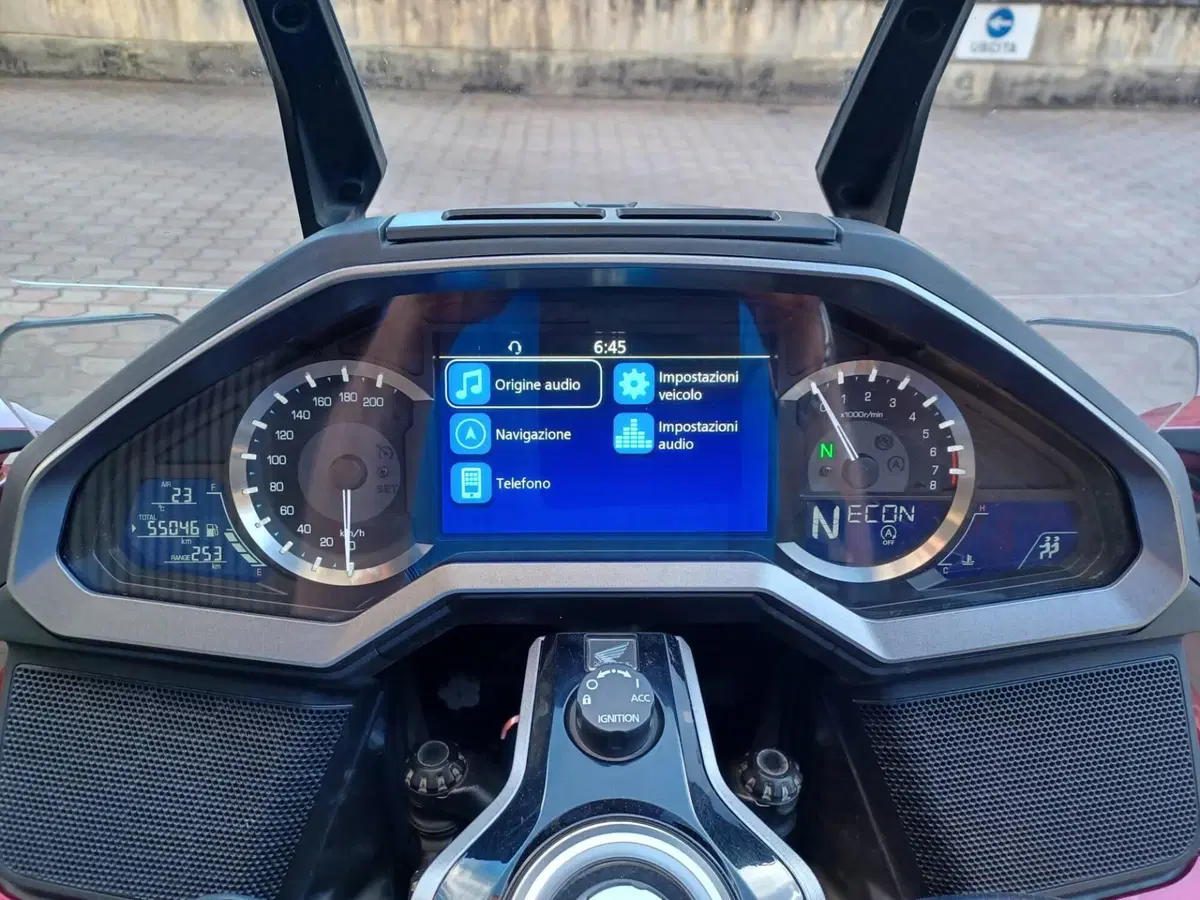 Honda GL 1800 Gold Wing Tour DTC (2018 - 20) (8)