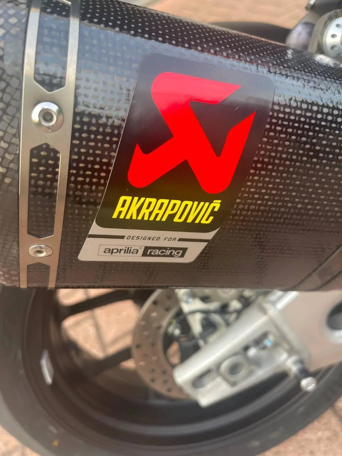 Aprilia RSV4 1100 Factory (2021 - 24) (5)