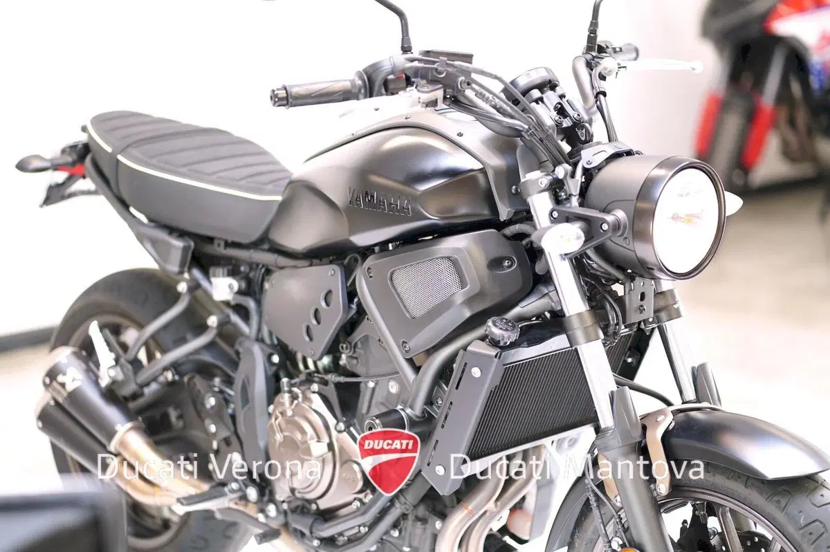 Yamaha XSR 700 ABS (2016 - 20) (9)