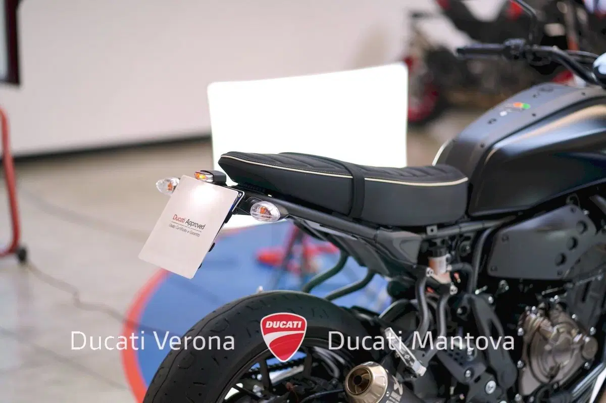 Yamaha XSR 700 ABS (2016 - 20) (11)