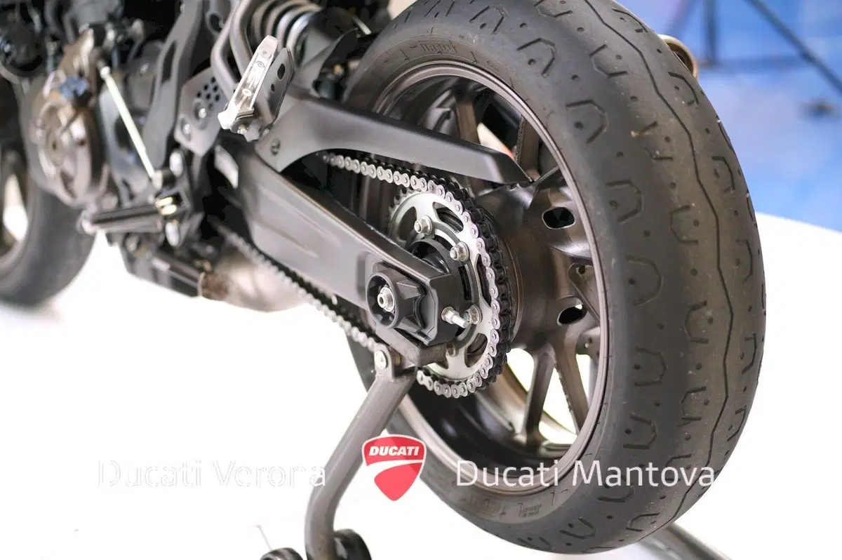 Yamaha XSR 700 ABS (2016 - 20) (13)