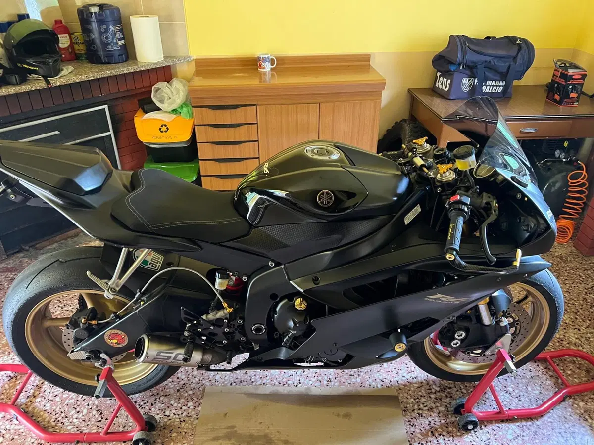 Yamaha YZF R6 (2006 - 07)
