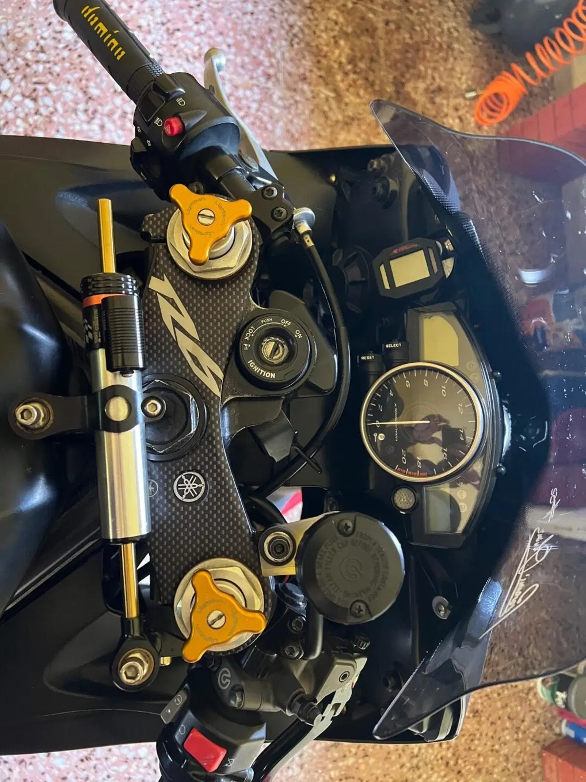 Yamaha YZF R6 (2006 - 07) (8)
