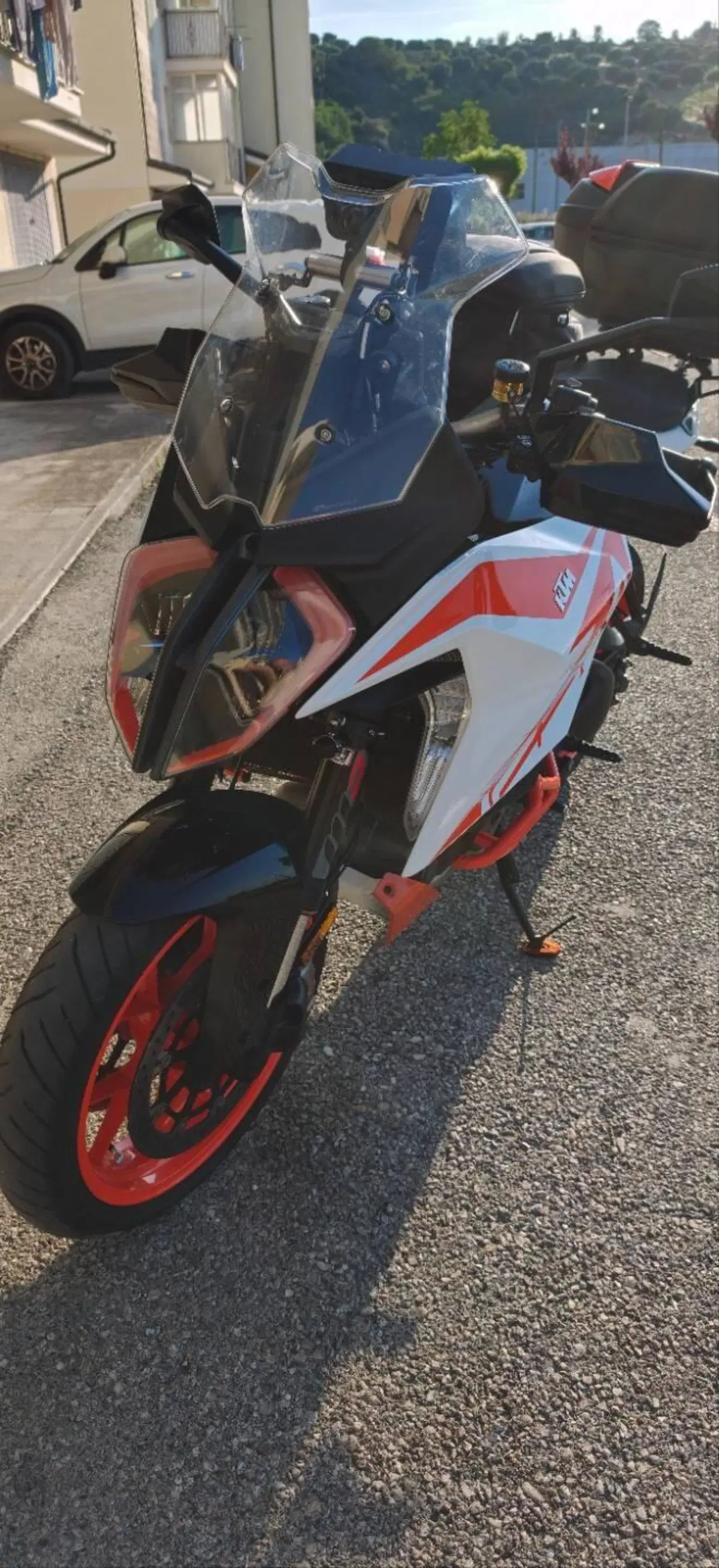 KTM 1290 Super Duke GT (2021) (2)