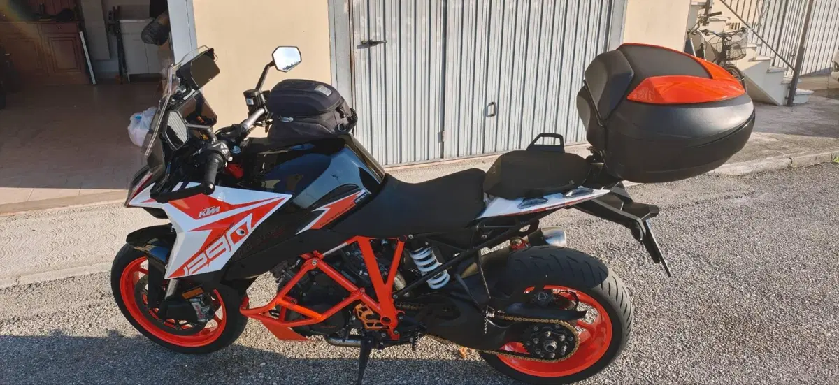 KTM 1290 Super Duke GT (2021) (3)