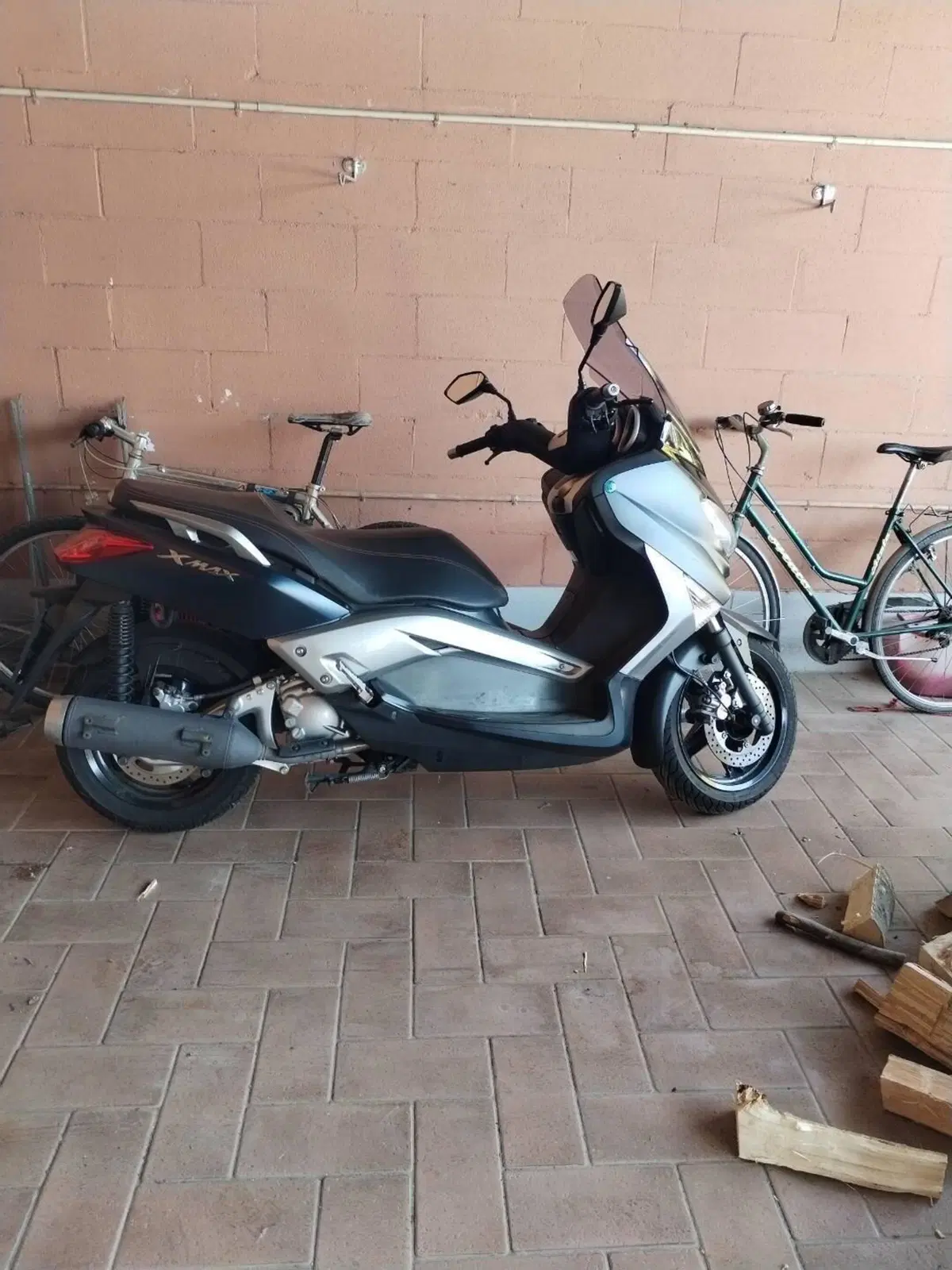 Yamaha X-Max 250 (2010 - 13) (2)