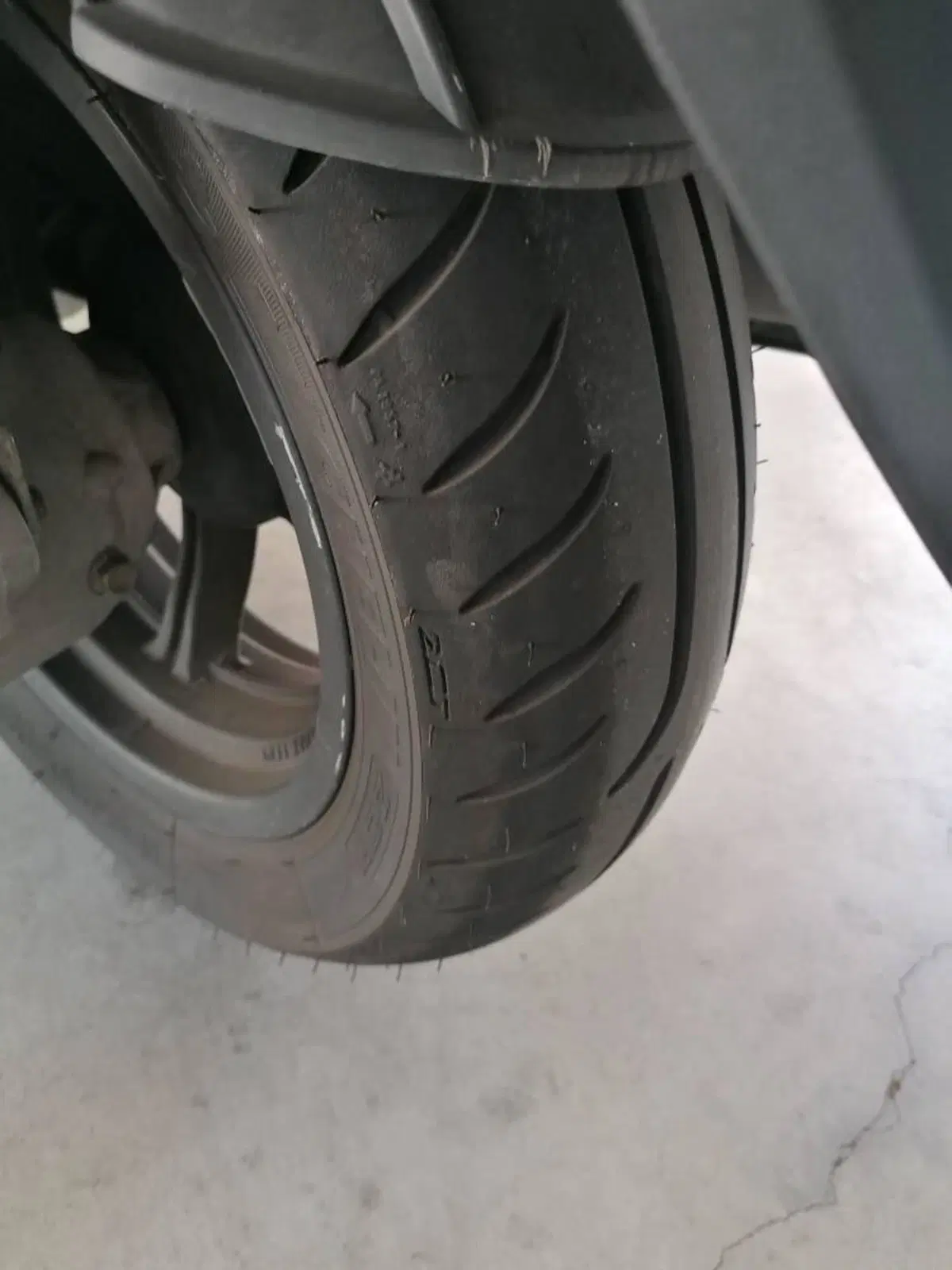 Kymco Downtown 300i (2009 - 17) (3)