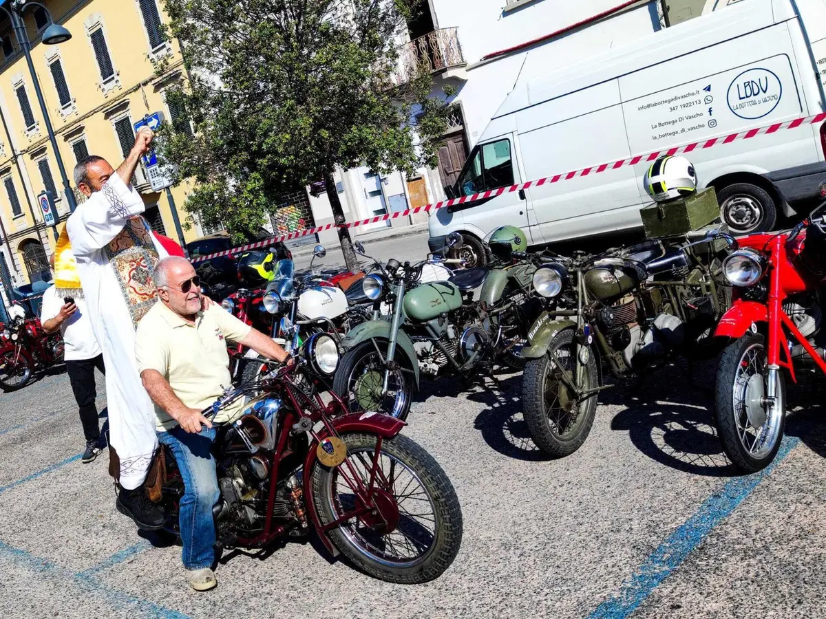 Le Moto Guzzi con il “cambio a mano”. Che storia è questa?