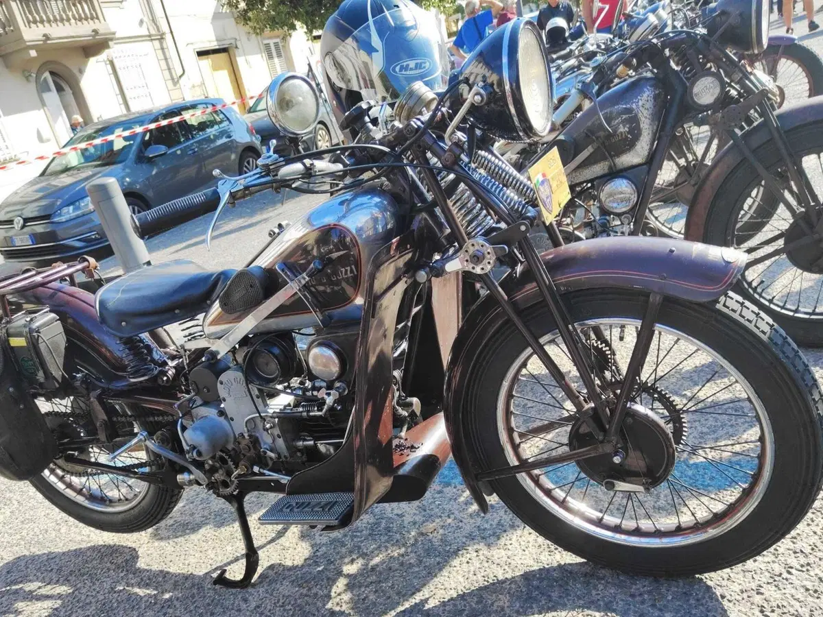 Le Moto Guzzi con il “cambio a mano”. Che storia è questa? (6)