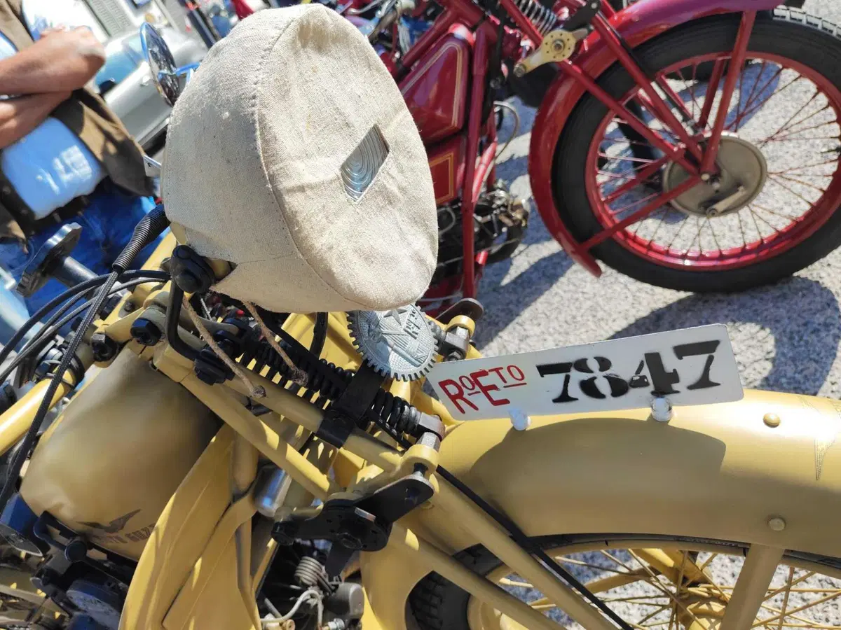 Le Moto Guzzi con il “cambio a mano”. Che storia è questa? (13)
