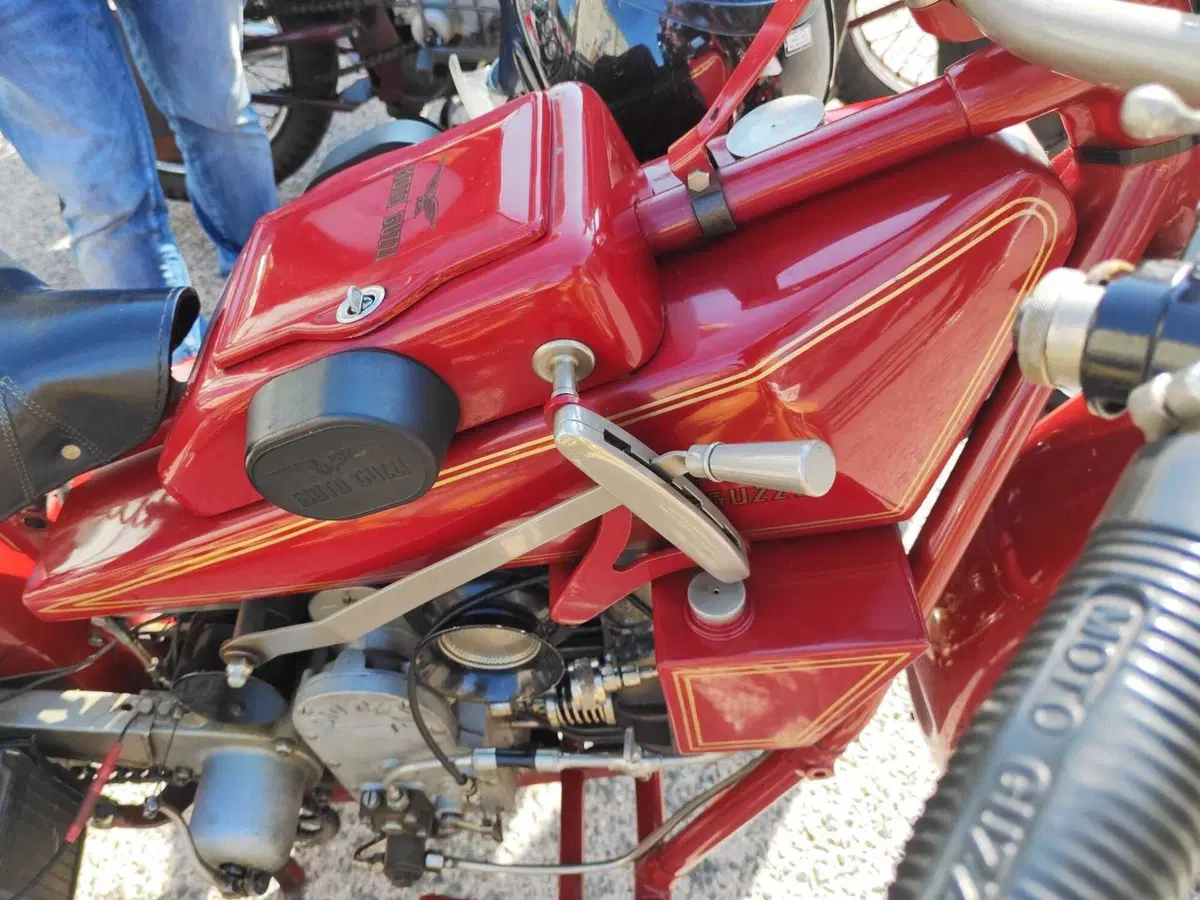 Le Moto Guzzi con il “cambio a mano”. Che storia è questa? (14)