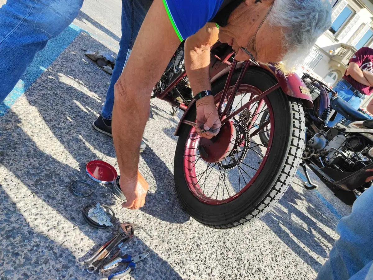 Le Moto Guzzi con il “cambio a mano”. Che storia è questa? (21)