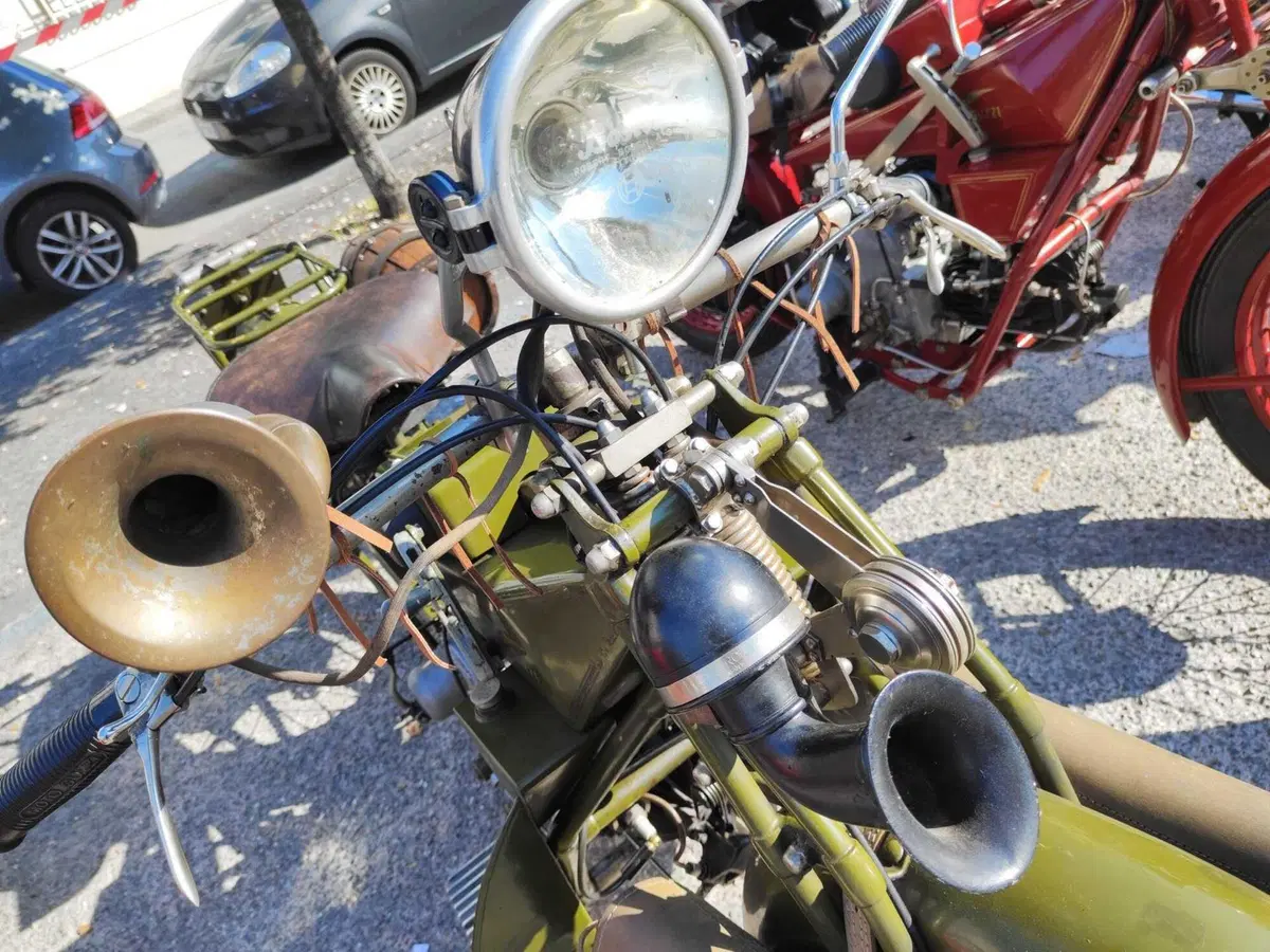 Le Moto Guzzi con il “cambio a mano”. Che storia è questa? (22)
