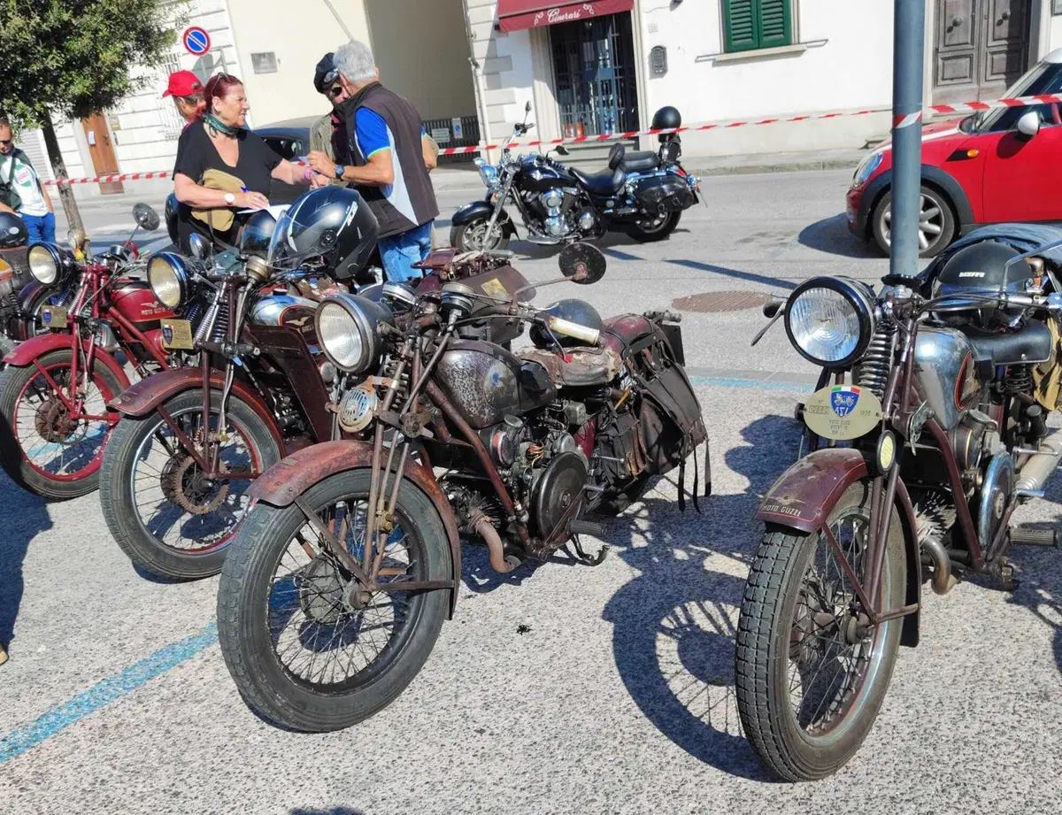 Le Moto Guzzi con il “cambio a mano”. Che storia è questa? (27)