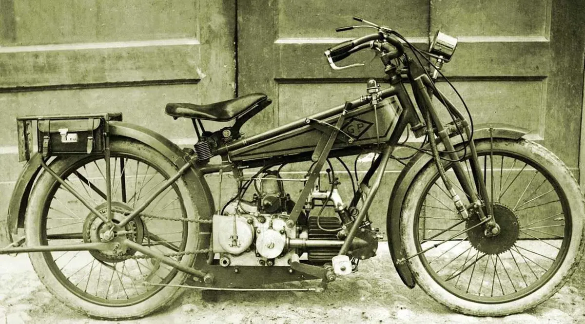 Le Moto Guzzi con il “cambio a mano”. Che storia è questa? (39)