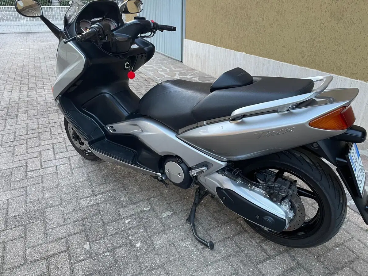 Yamaha T-Max 500 (2004 - 07) (3)