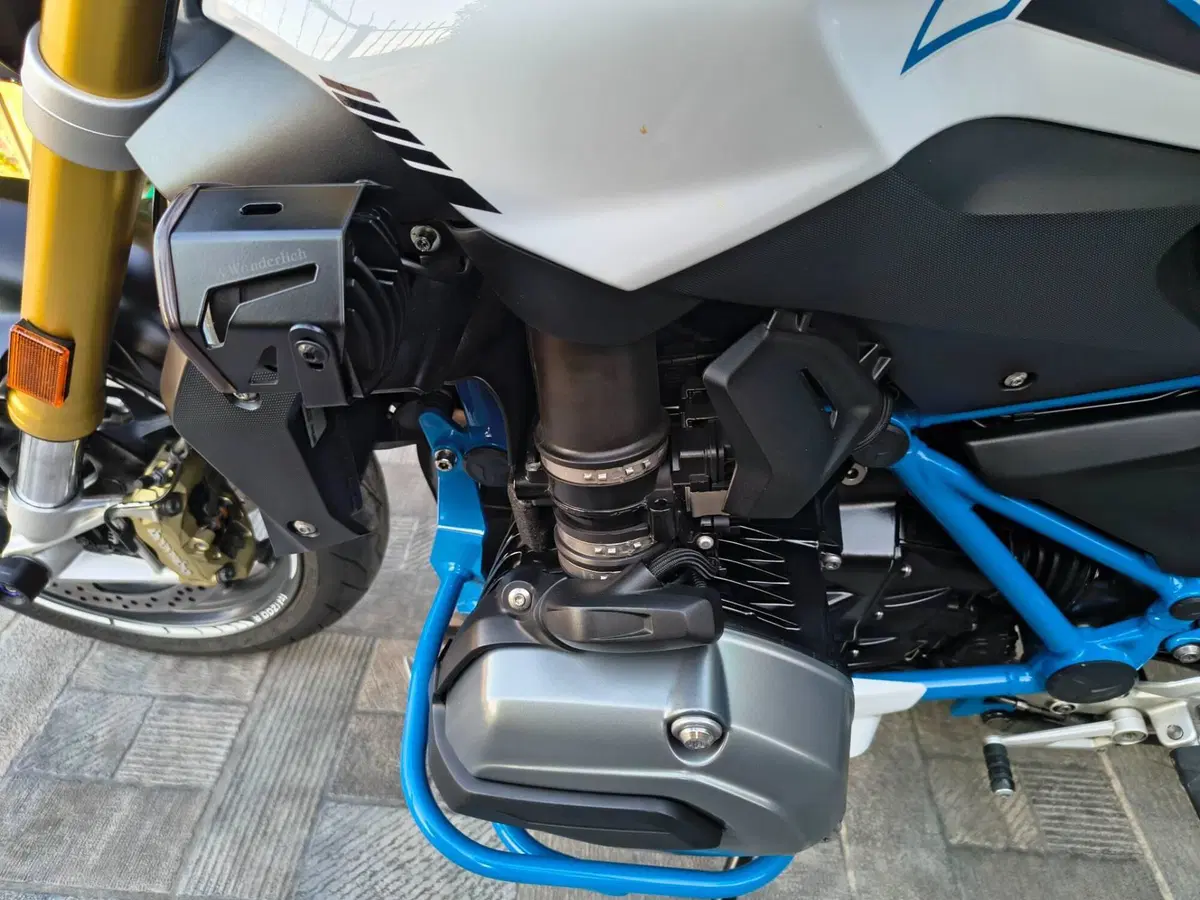 Bmw R 1200 R (2017 - 18) (8)