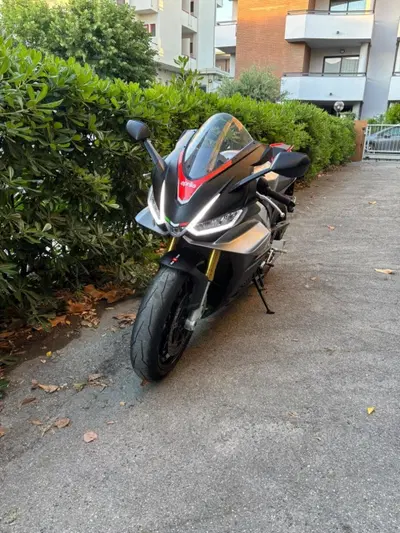 Aprilia RSV4 1100 (2021 - 24) usata