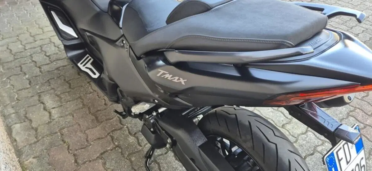 Yamaha T-Max 560 (2022 - 24) (7)