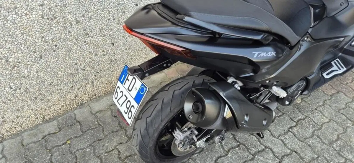Yamaha T-Max 560 (2022 - 24) (4)