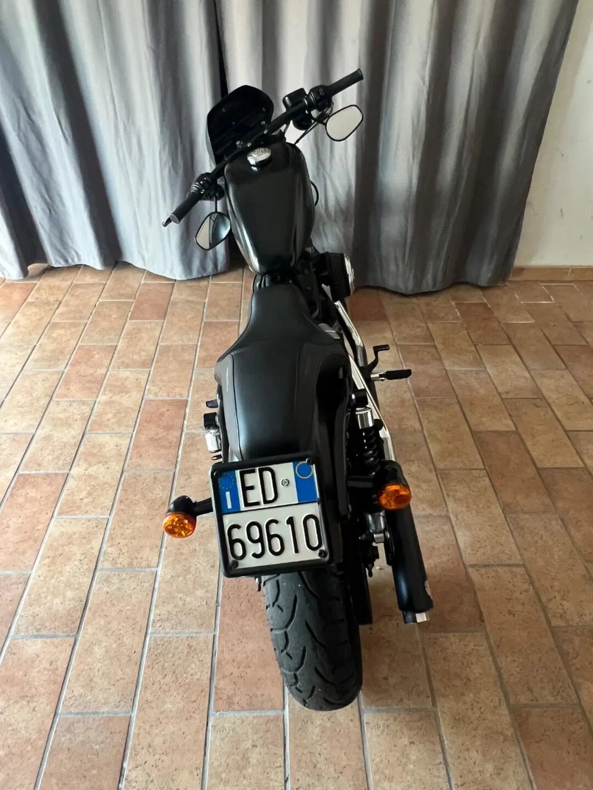 Harley-Davidson 883 Iron (2014 - 16) - XL 883N (7)